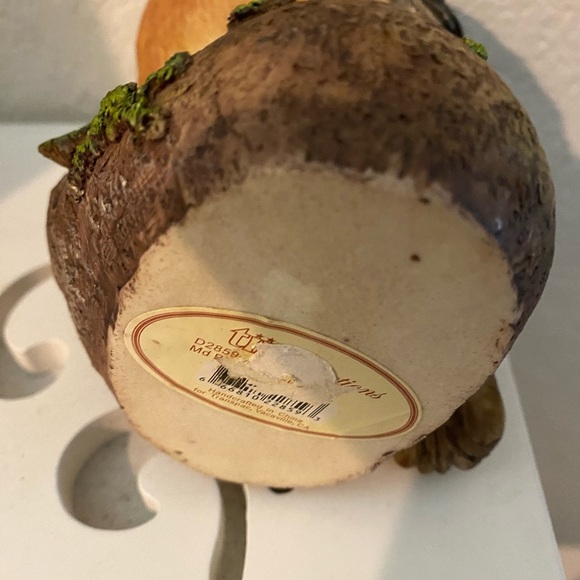 American Robin Lifelike Resin Hand Painted 7” Decor  Whimsical Bird Statue - Picture 7 of 9